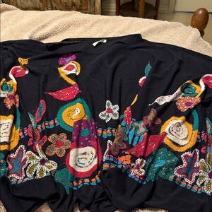 Do everything in love Black Branded Label Top